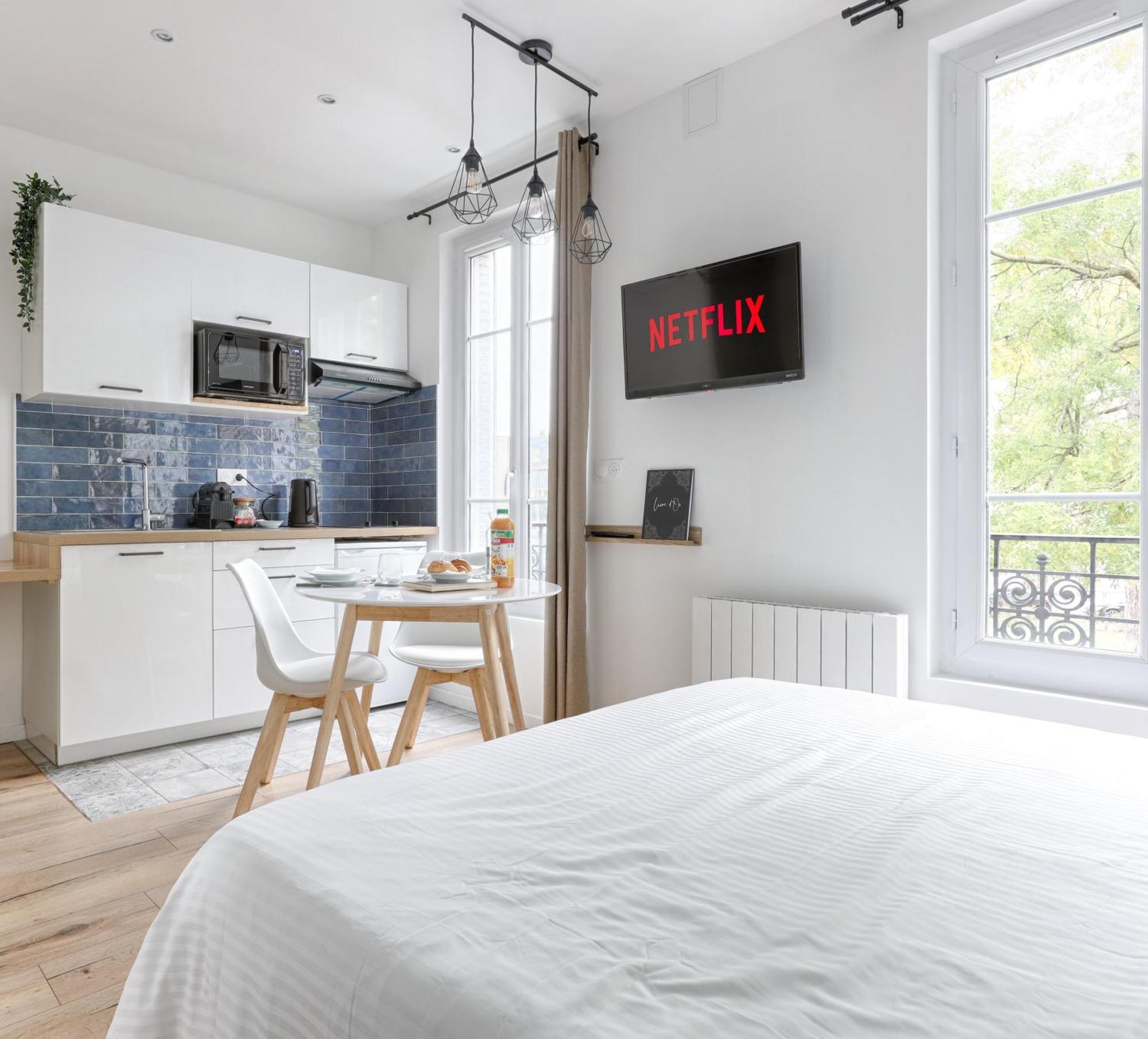 Studio Cosy Face Gare Rer A 布里地区叙西 外观 照片