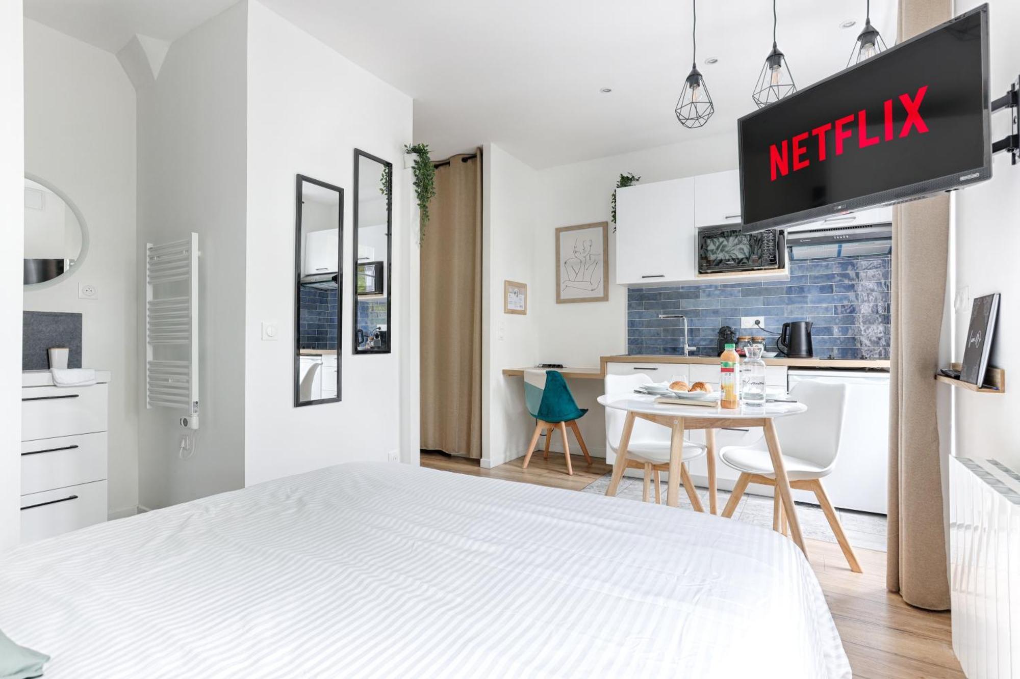 Studio Cosy Face Gare Rer A 布里地区叙西 外观 照片